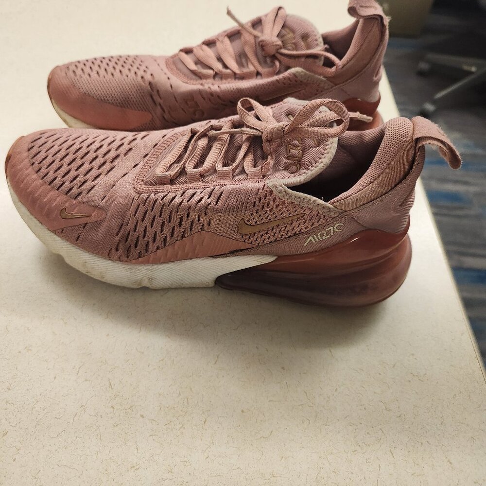 Nike Air Max 270 womens 8 pink